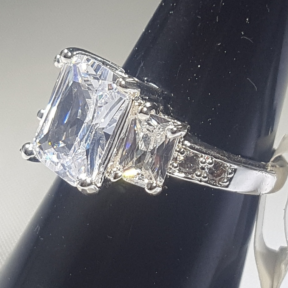 Cubic Zirconia/Silver rectangle cut ring size 7